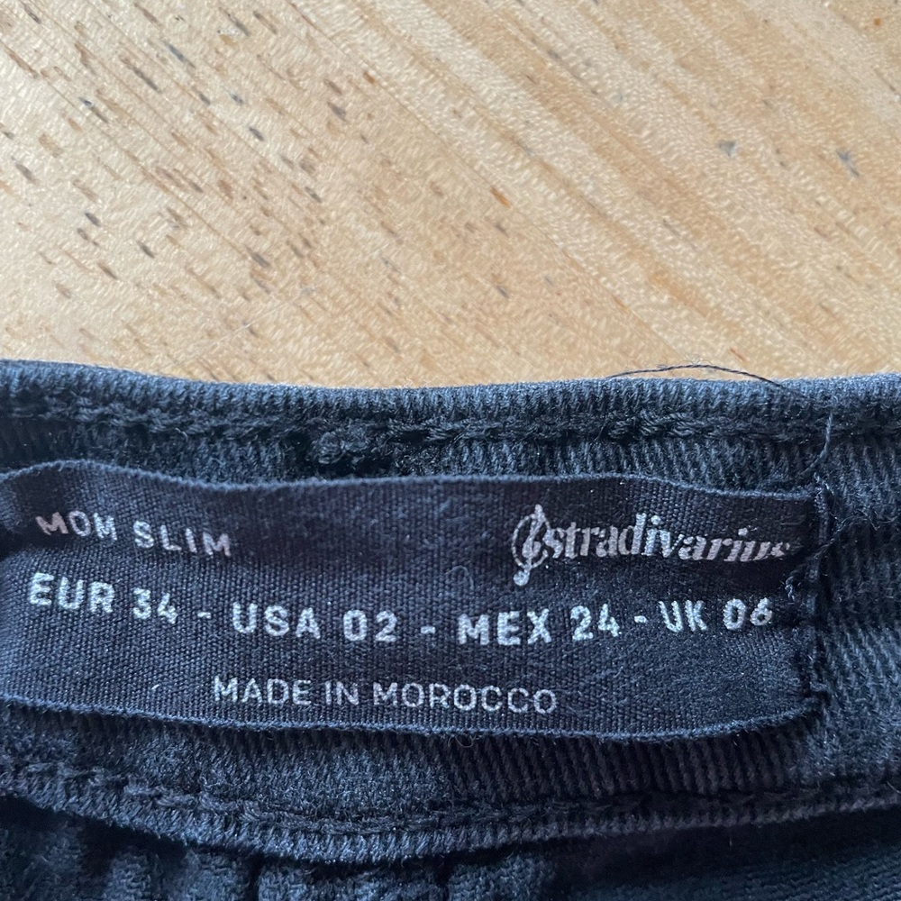 Jeans - Picture 3 of 4